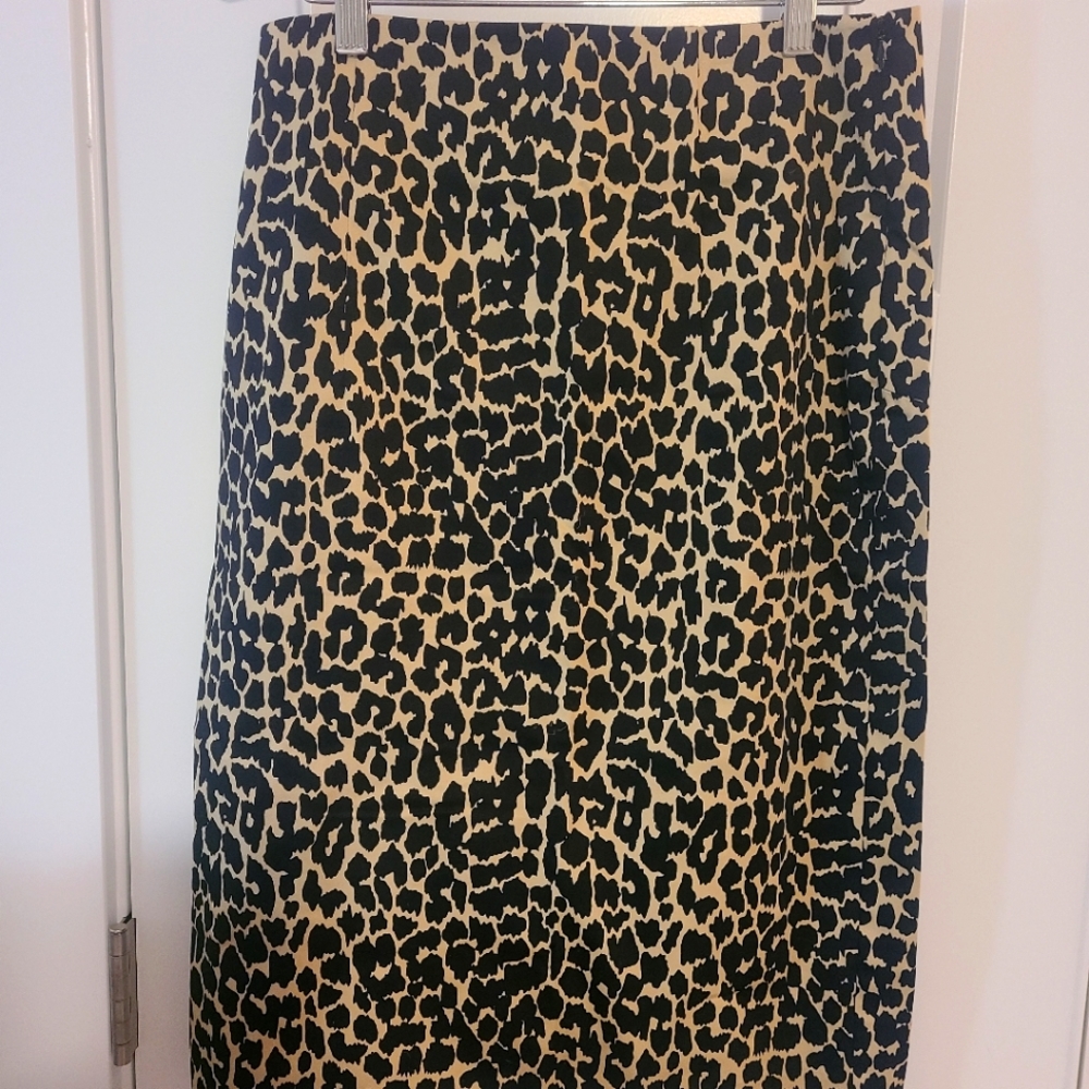Victorias Secret Body by Victoria leopard print pencil skirt